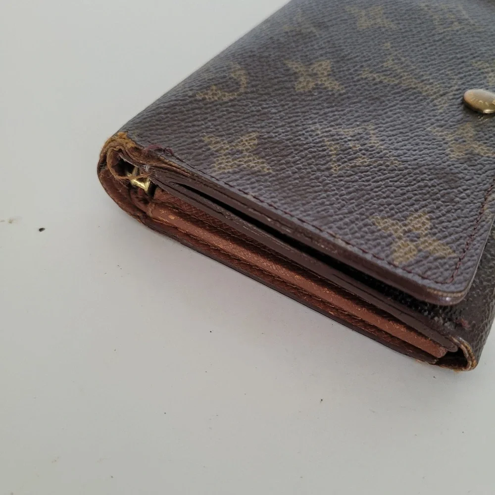 Louis Vuitton Monogram Canvas Portefeuille Tresor Wallet Brown CA0050